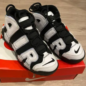 Size 2.5 Youth | Nike Air More Uptempo PS DQ6201001 Black White Multicolor Kids