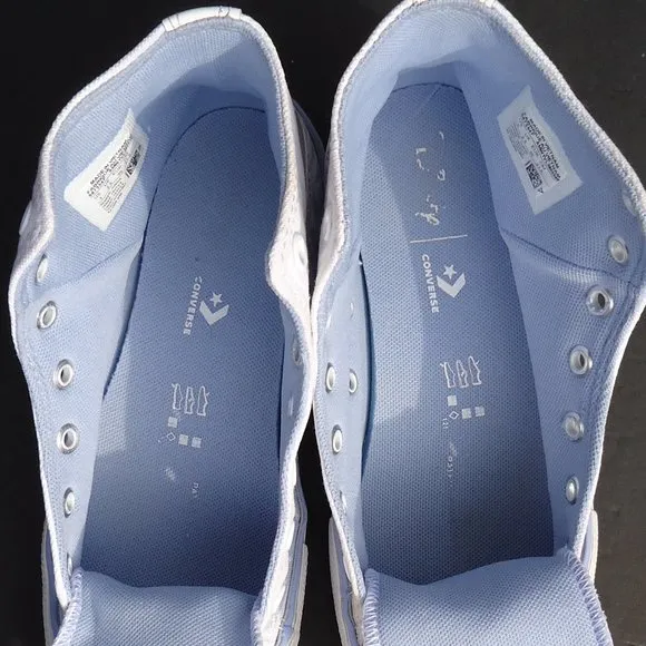 SIZE 3. Converse &amp; Frozen 2X Chunk Taylor All Star sneakers shoes.