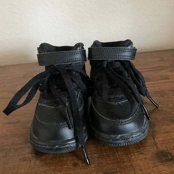 Size 4 / Baby Boy Nike Shoes Bundle