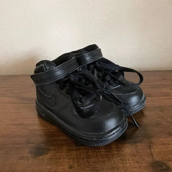 Size 4 / Baby Boy Nike Shoes Bundle