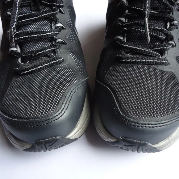 SIZE 5 Y. NIKE Dual Fusion Run 3 Flash athletic sneakers shoes.