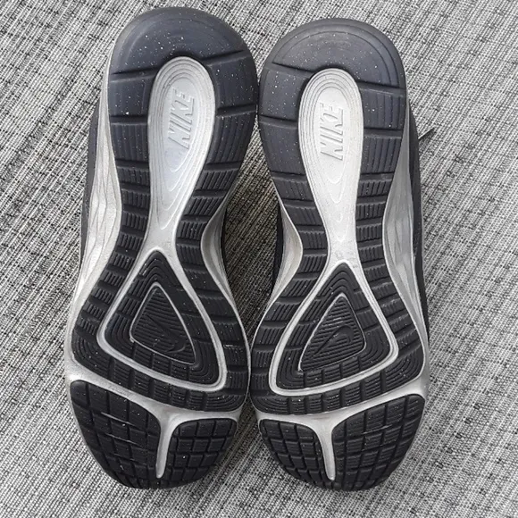 SIZE 5 Y. NIKE Dual Fusion Run 3 Flash athletic sneakers shoes.