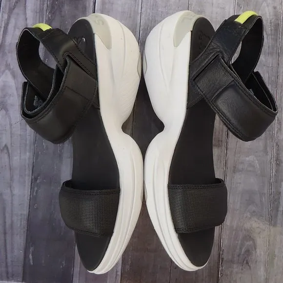 SIZE 8.5. SOREL Explorer Blitz Stride Black Sandals Shoe.