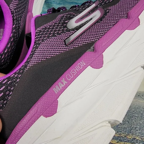 Skechers Go Run Max Cushion Womens 8
