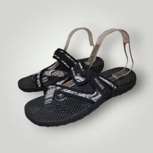 Skechers Women's Black and White Slip On Sz 10 SN40798 Outdoor Sandals