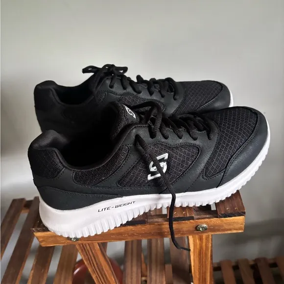 Sketched Lite-Weight Black and White Athletic Shoes