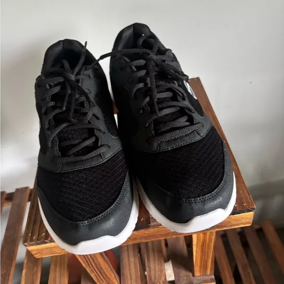 Sketched Lite-Weight Black and White Athletic Shoes