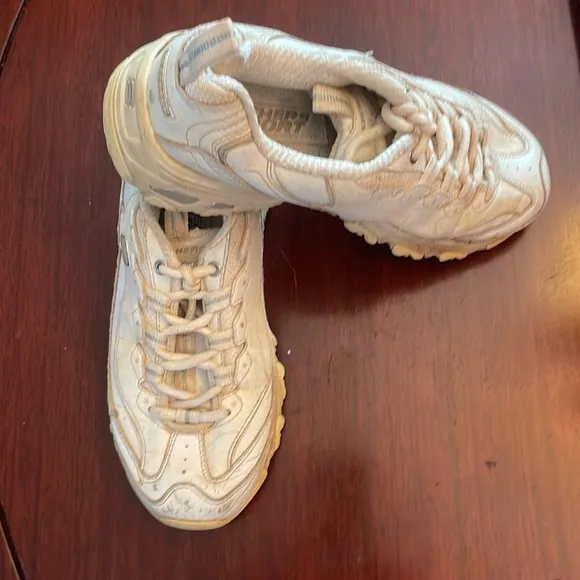 Sketchers D Lites leather white athletic shoes sneakers size 6 1/2 women’s 6.5