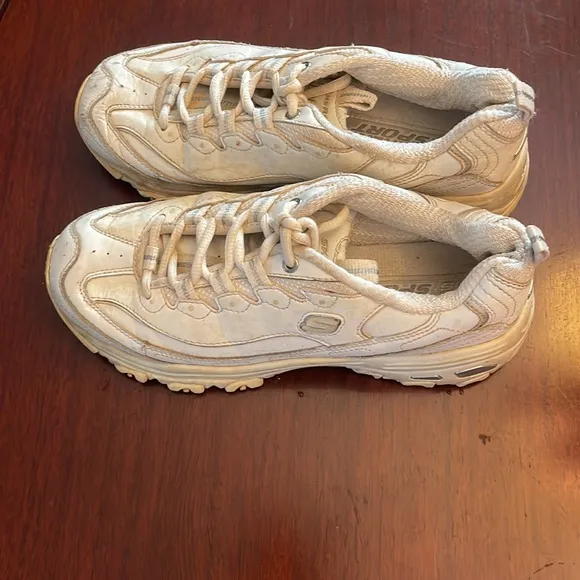 Sketchers D Lites leather white athletic shoes sneakers size 6 1/2 women’s 6.5