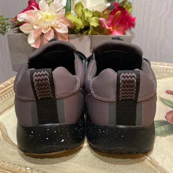 Snibbs Spacecloud Work Shoes Slip &amp; Water Resistant Charcoal Gray Sz 7.5 EUC