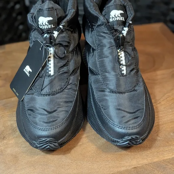 Sorel Black High-Top Sneakers Boots 7.5 Waterproof Insulated Shoes NEW Traction