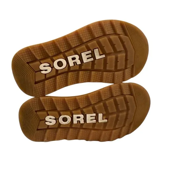 Sorel children’s Whitney ll suede boots  elk size 8