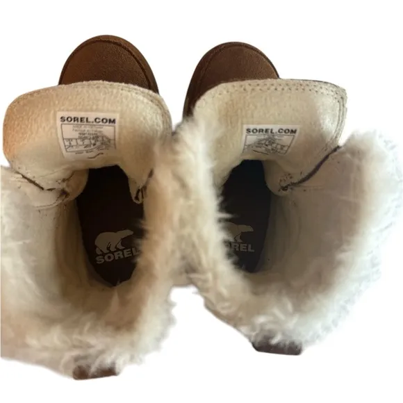 Sorel children’s Whitney ll suede boots  elk size 8