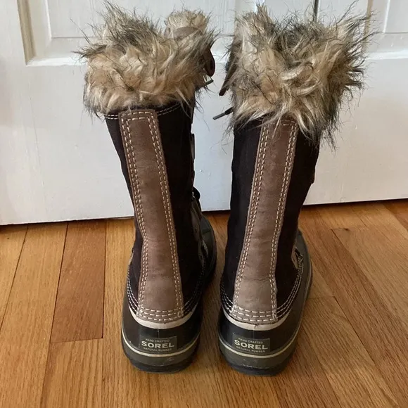 Sorel Joan of Arctic Snow Boots Black Faux Fur Size 8 Brown Fur Cuff