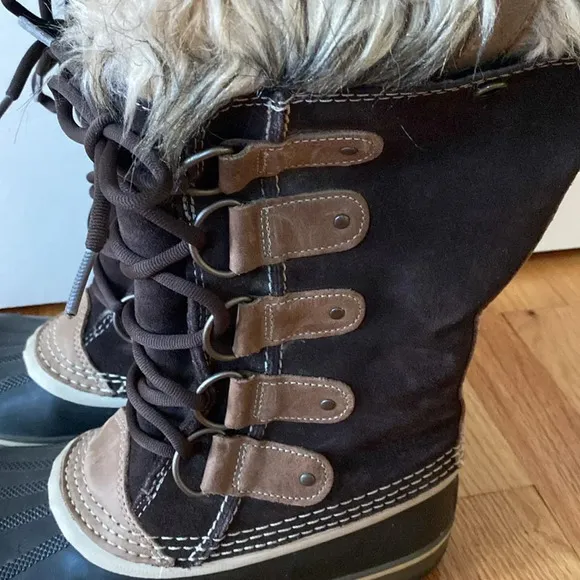 Sorel Joan of Arctic Snow Boots Black Faux Fur Size 8 Brown Fur Cuff