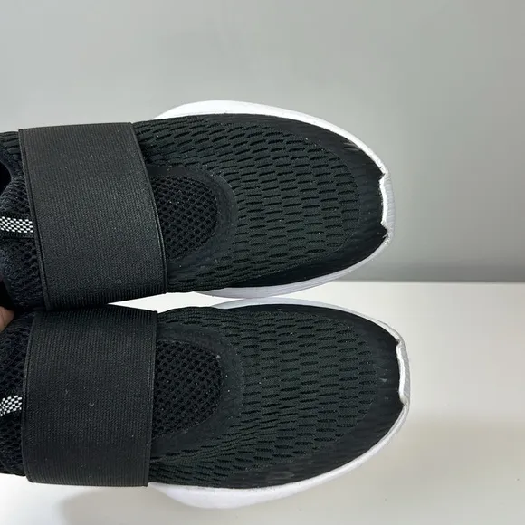Sorel Kinetic Impact Sneakers Black Strap Mesh Slip On Fabric Shoes Size 9.5