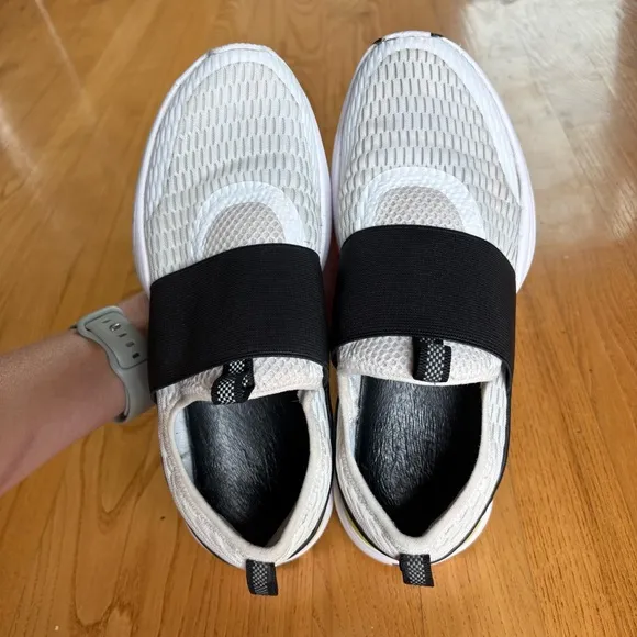 Sorel Kinetic Impact Sneakers Shoes Strap White Black Yl Womens Slip on Size 7.5