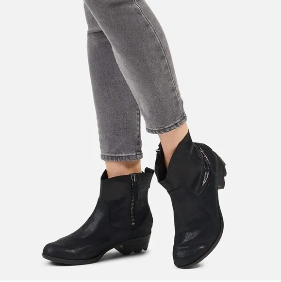 Sorel Lolla ll Metallic Suede Waterproof Zip Booties New Women’s 8