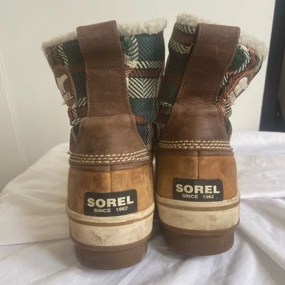 Sorel Tivoli Plaid Waterproof Winter Snow Boots Size 7.5