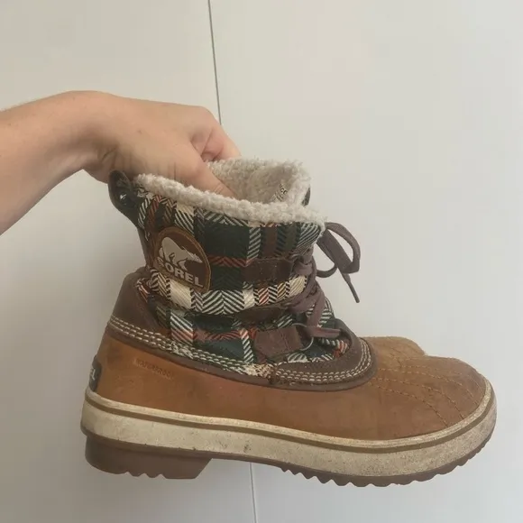 Sorel Tivoli Plaid Waterproof Winter Snow Boots Size 7.5