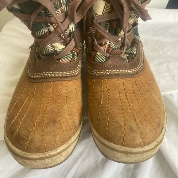 Sorel Tivoli Plaid Waterproof Winter Snow Boots Size 7.5