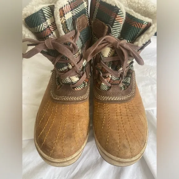 Sorel Tivoli Plaid Waterproof Winter Snow Boots Size 7.5