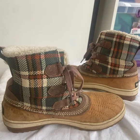 Sorel Tivoli Plaid Waterproof Winter Snow Boots Size 7.5