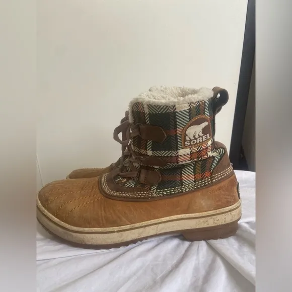 Sorel Tivoli Plaid Waterproof Winter Snow Boots Size 7.5