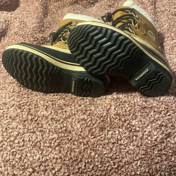 Sorel waterproof boots size 2