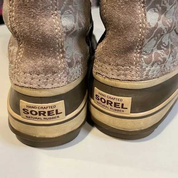 SOREL WATERPROOF Woman’s Lace Up Boots Size 6