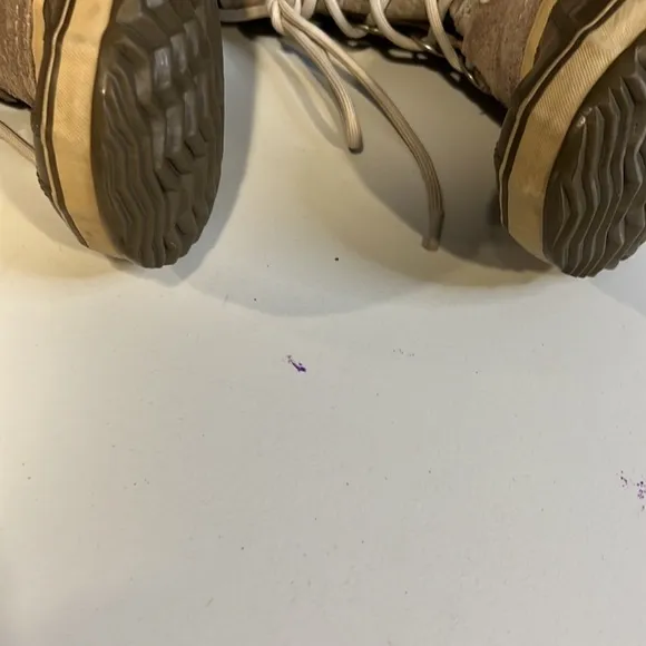 SOREL WATERPROOF Woman’s Lace Up Boots Size 6