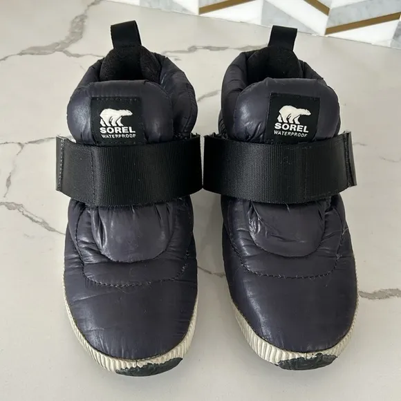 Sorel Women's Snow Boots Out N About sneaker booties Puffer Waterproof size 5
