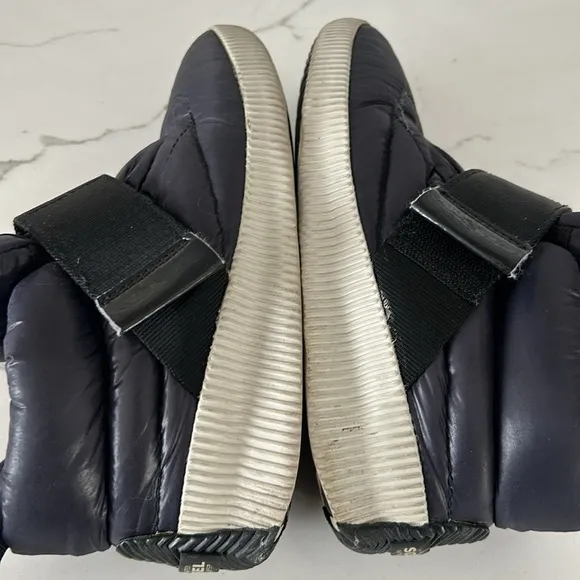 Sorel Women's Snow Boots Out N About sneaker booties Puffer Waterproof size 5