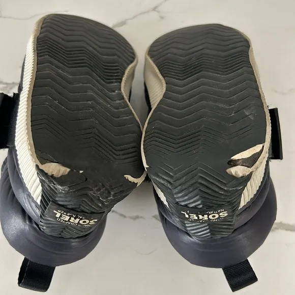 Sorel Women's Snow Boots Out N About sneaker booties Puffer Waterproof size 5