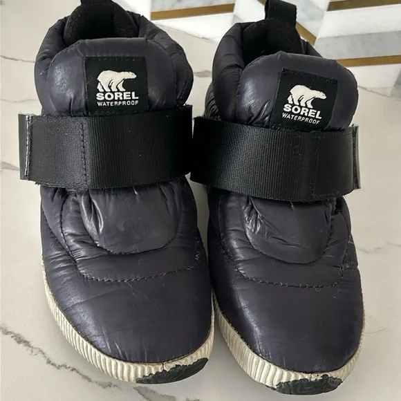 Sorel Women's Snow Boots Out N About sneaker booties Puffer Waterproof size 5