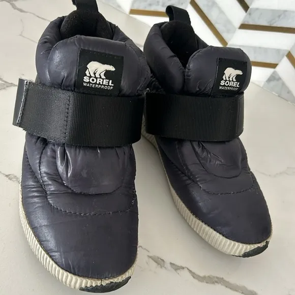 Sorel Women's Snow Boots Out N About sneaker booties Puffer Waterproof size 5