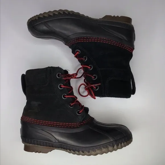 Sorel Youth Cheyanne II Lace Snow Boots in Black.