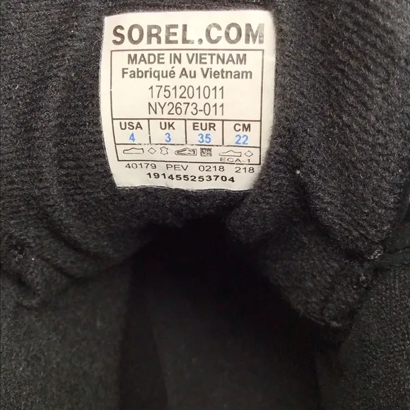 Sorel Youth Cheyanne II Lace Snow Boots in Black.