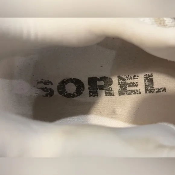 Sorrel Kinetic size 7 off white and gray shoes