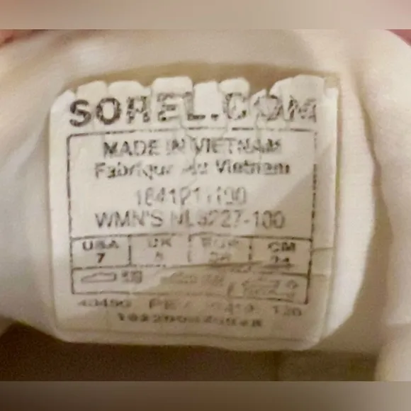 Sorrel Kinetic size 7 off white and gray shoes