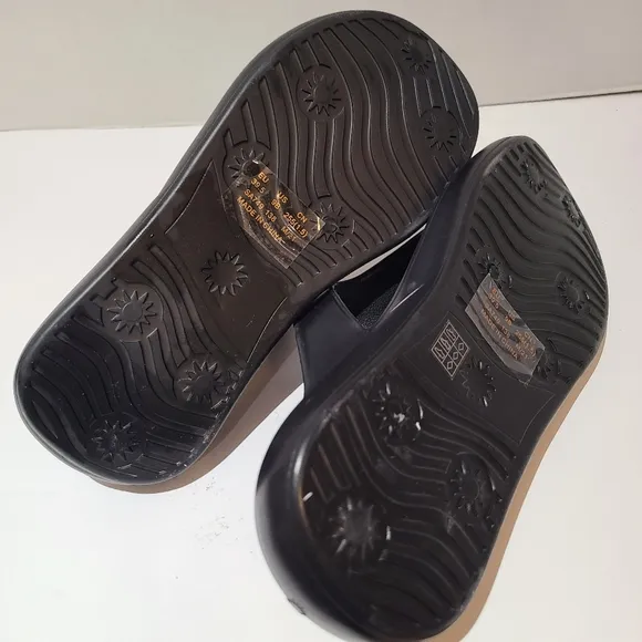 Stuart‎ Weitzman Stuflex T-Strap Slide Black NWOT Size 8