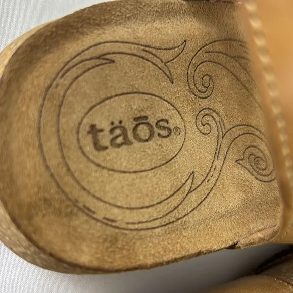 Taos Leather Wedge Sandals Strappy Velcro Comfort Cork Sandal Camel Size 9-9.5