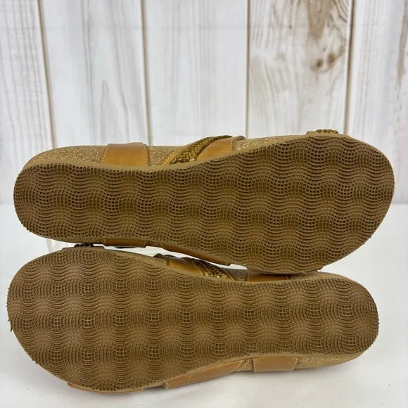 Taos Leather Wedge Sandals Strappy Velcro Comfort Cork Sandal Camel Size 9-9.5