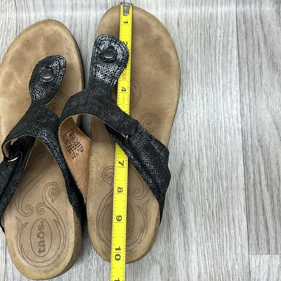 Taos Lucy Thong Sandal Ebony