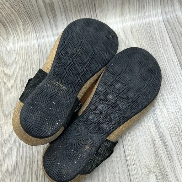 Taos Lucy Thong Sandal Ebony