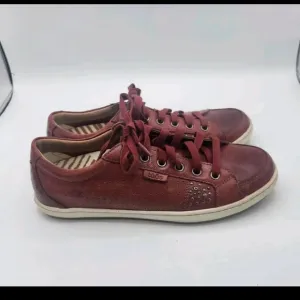 Taos Red Freedom Leather Sneakers Comfort Shoes Studded Womens Size 8