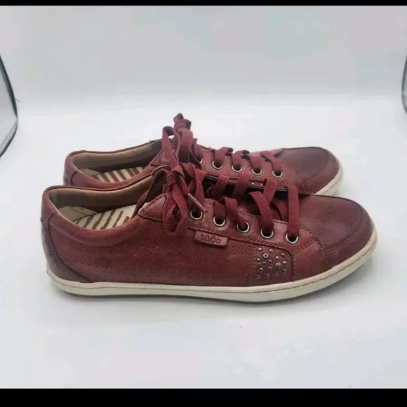 Taos Red Freedom Leather Sneakers Comfort Shoes Studded Womens Size 8