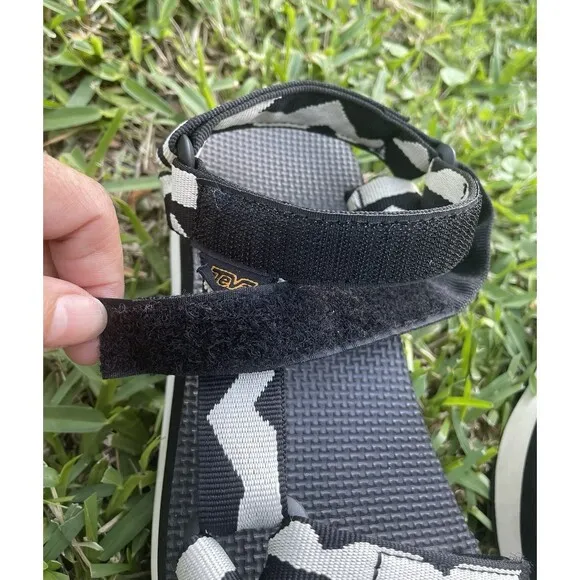 Teva Flatform Universal Sandals I’m Balance Size 7 Black And White