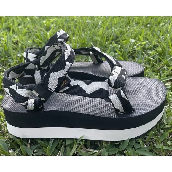 Teva Flatform Universal Sandals I’m Balance Size 7 Black And White