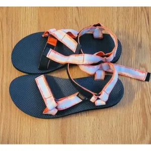 Teva Sandals Original Universal Hiking Women's Size 8 New Outdoor Water Sports